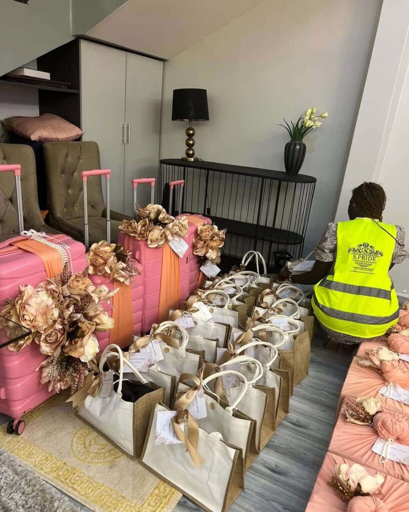 Perfectly wrapped Kwanjula gifts. Image Source: Instagram/@s.pridedecorstudio