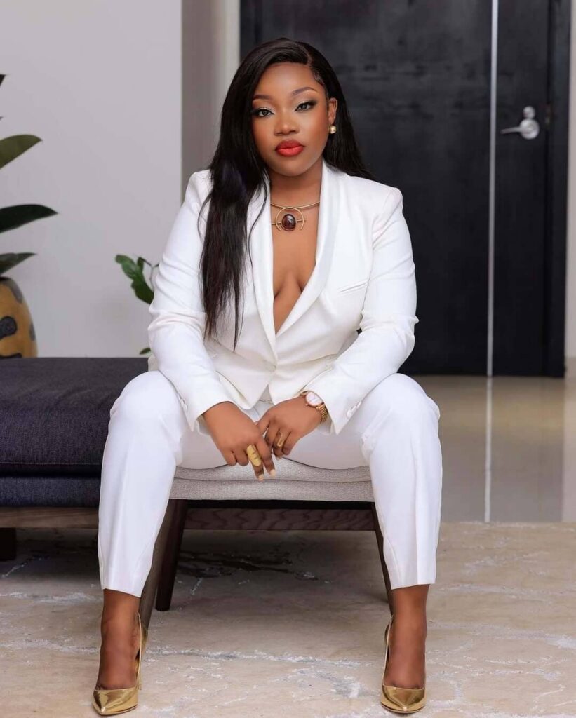 Samantha Okullo is the CEO and creative director of Mirrors Unisex Salon, a Uganda-based beauty service company. Image Source: Instagram/@nikkitalov